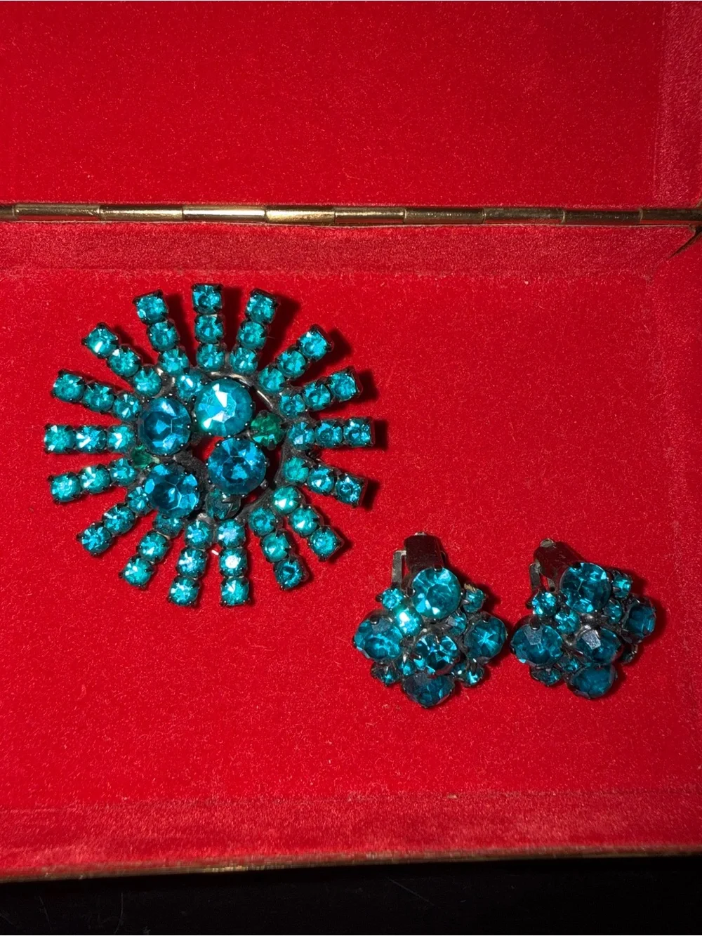 Gorgeous Vintage Blue Austrian Crystal Brooch and Clip On Earrings